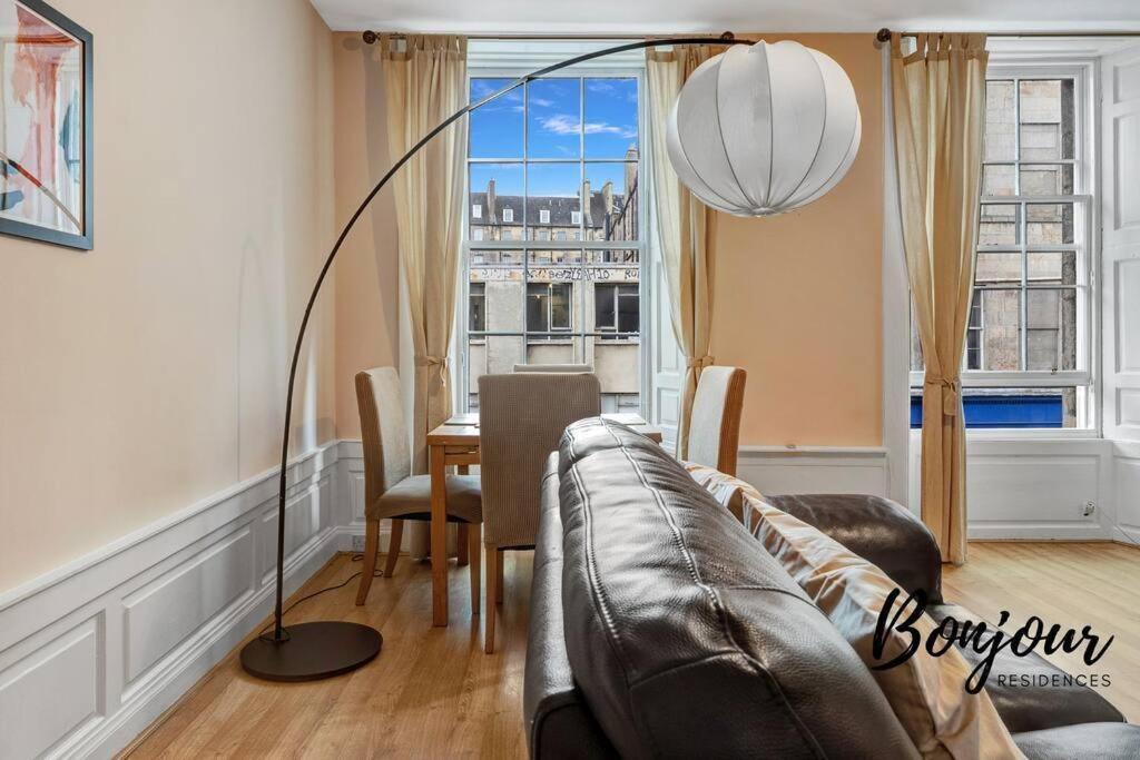 Monge Suite Old Town 2Br-1Ba, Near Royal Mile By Bonjour Residences Единбург Екстериор снимка