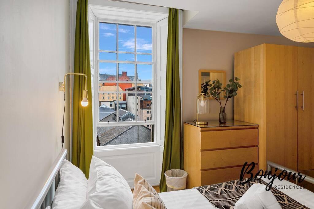 Monge Suite Old Town 2Br-1Ba, Near Royal Mile By Bonjour Residences Единбург Екстериор снимка