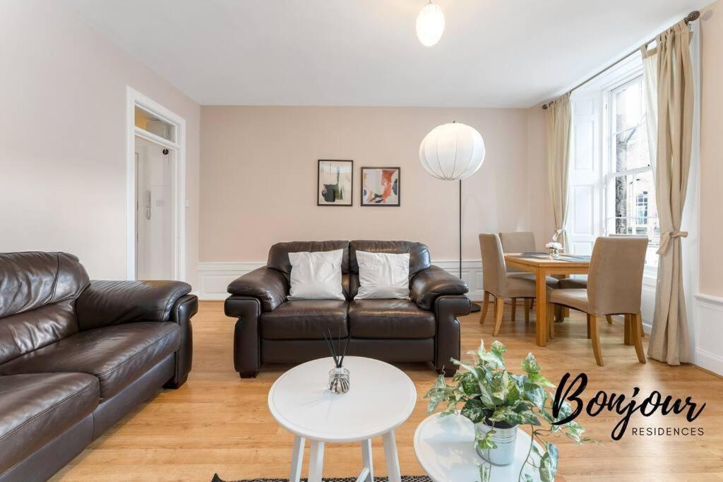 Monge Suite Old Town 2Br-1Ba, Near Royal Mile By Bonjour Residences Единбург Екстериор снимка